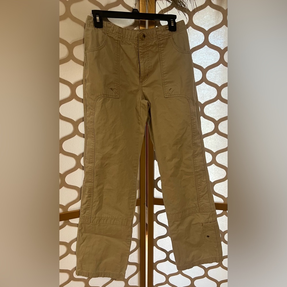 Women’s Columbia Pants.  Sz 6   Waist 30”. Length 39”. Inseam 30”